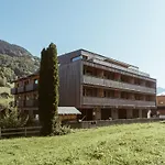 Hubertus Aparthotel 4*